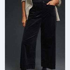 Anthropologie THE COLETTE CROPPED WIDE-LEG CORDUROY PANTS in black. Size 34.